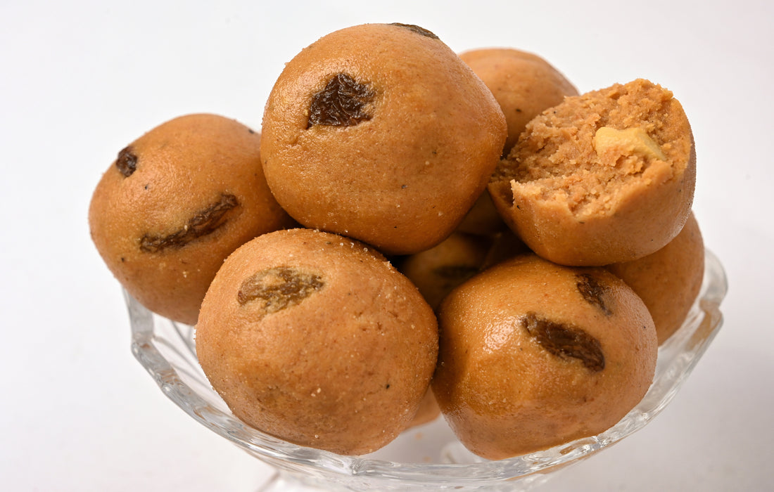 Besan Laddu (बेसन लाडू)