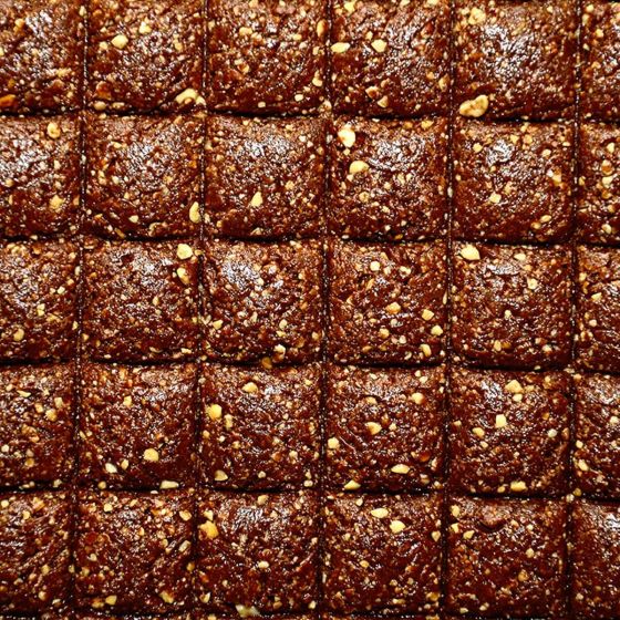 Navratna Chocolate Crush Chikki