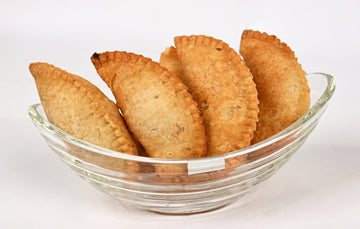 Karanji (करंजी)